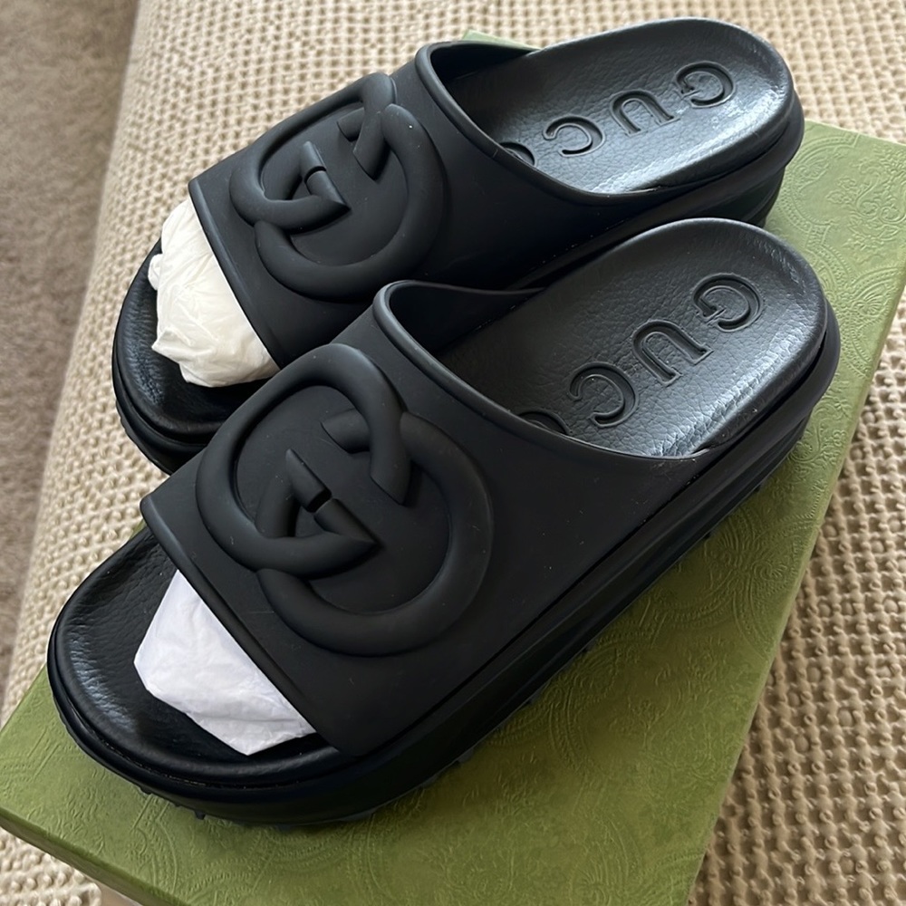 Gucci Black Rubber Platform Slide